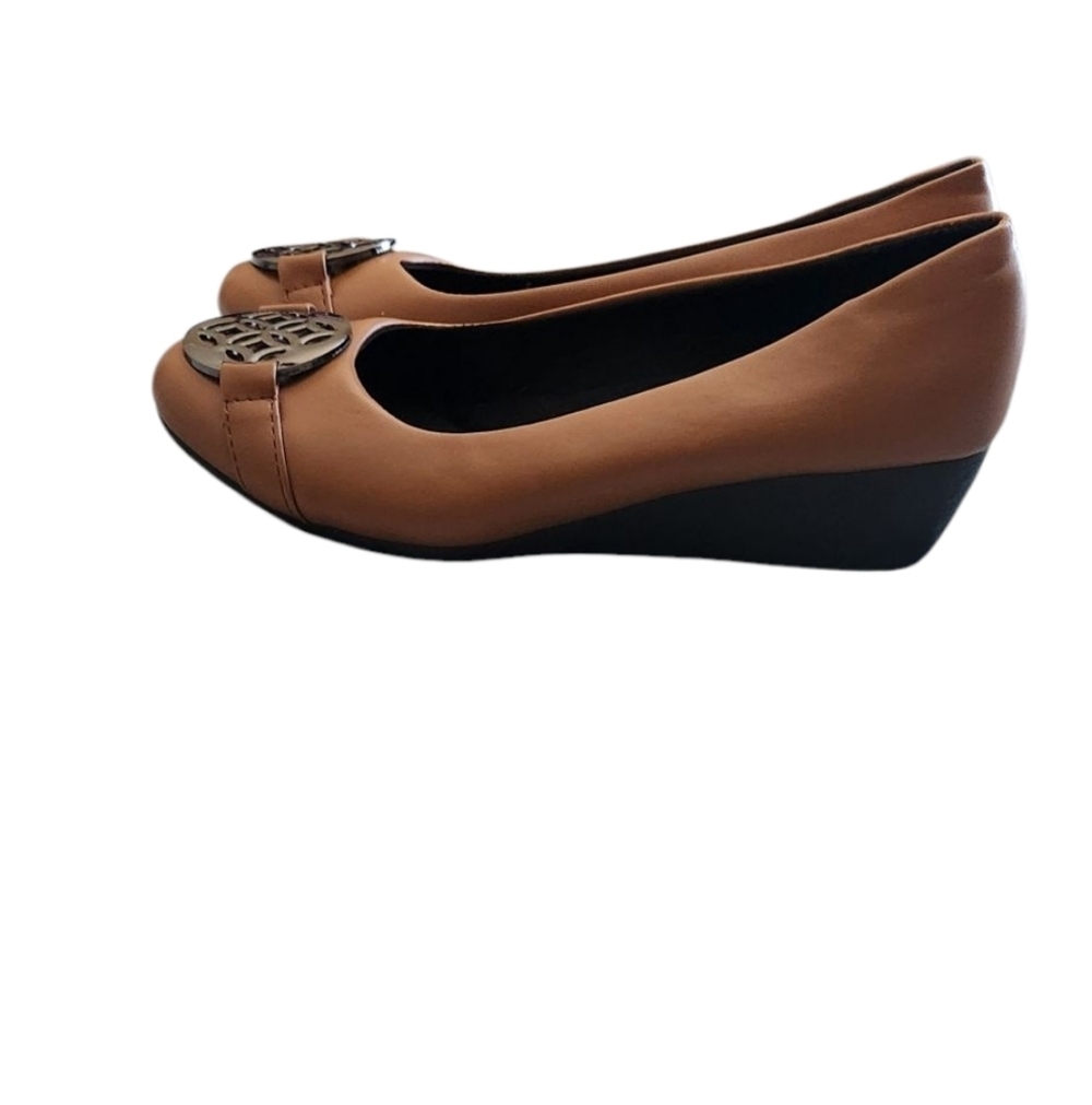 Women's Tan Ballet Flats - Picture 3 of 4